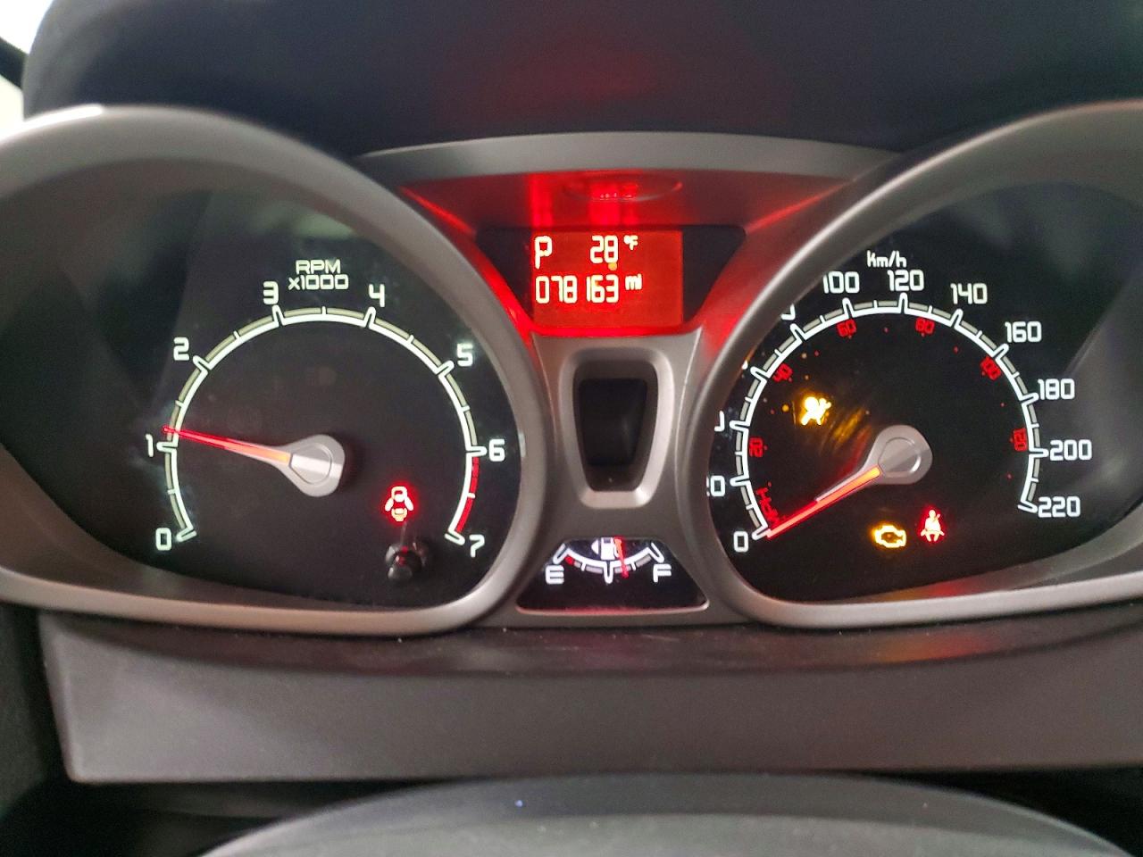2011 FORD FIESTA SE photo 9