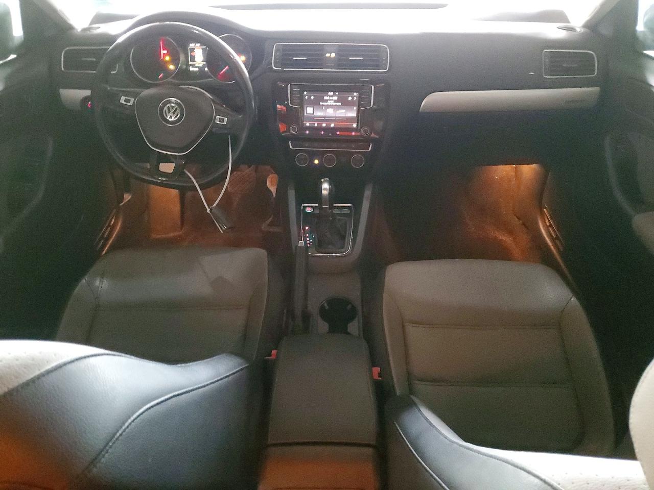 2016 VOLKSWAGEN JETTA HYBRID photo 8