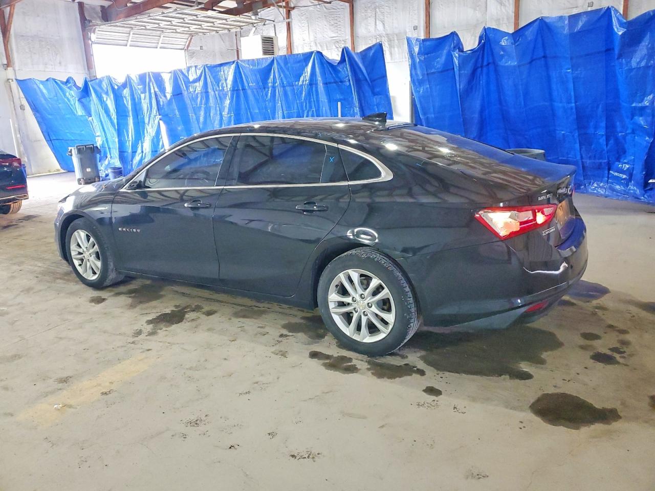2018 CHEVROLET MALIBU LT photo 2