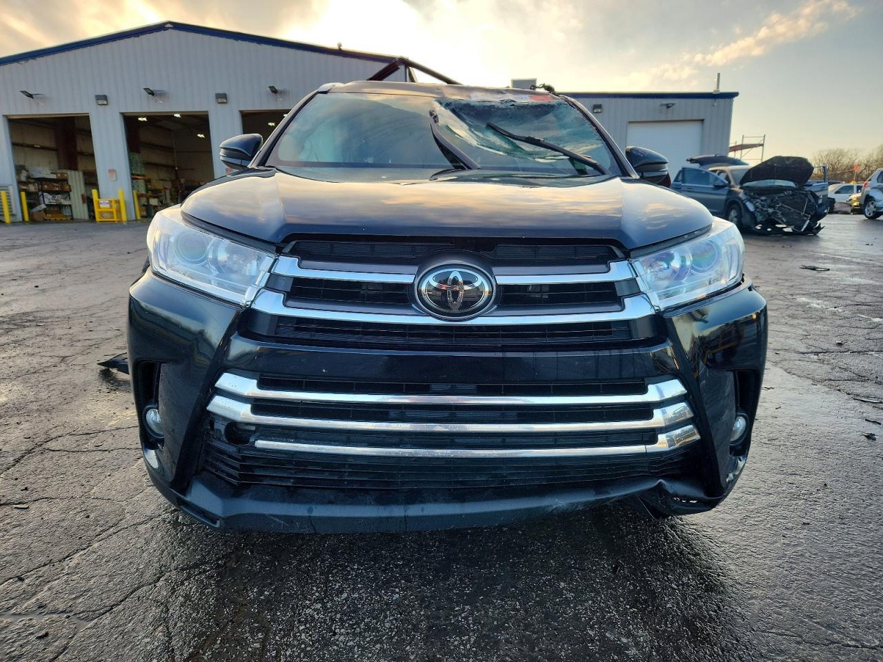 2017 TOYOTA HIGHLANDER XLE photo 5