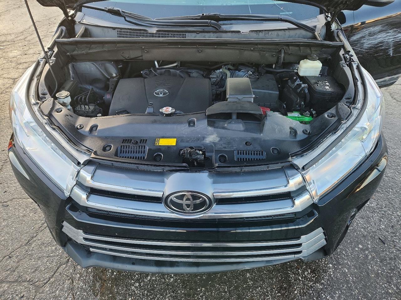 2017 TOYOTA HIGHLANDER XLE photo 12