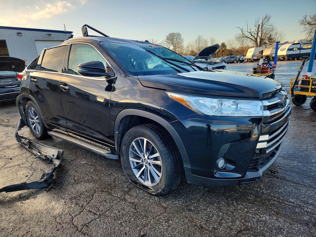 2017 TOYOTA HIGHLANDER XLE photo 4