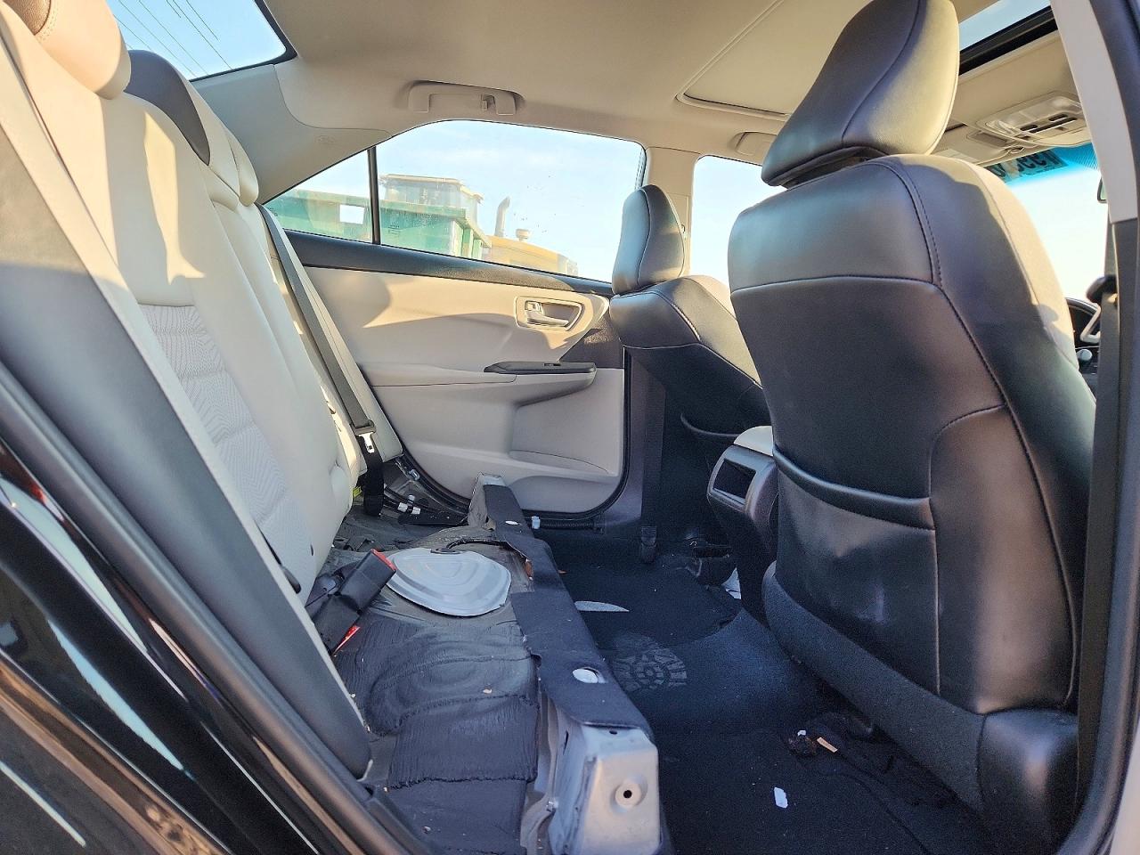 2017 TOYOTA CAMRY LE photo 10