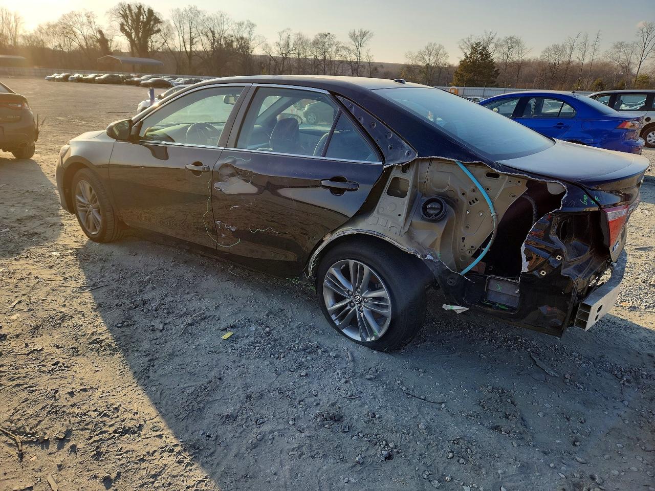 2017 TOYOTA CAMRY LE photo 2