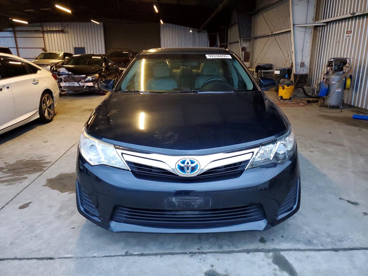 2013 TOYOTA CAMRY HYBRID photo 5