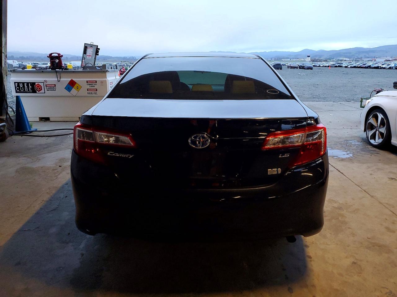 2013 TOYOTA CAMRY HYBRID photo 6