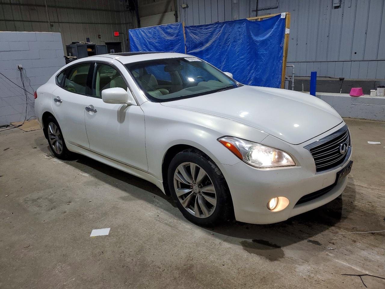2013 INFINITI M37 photo 4