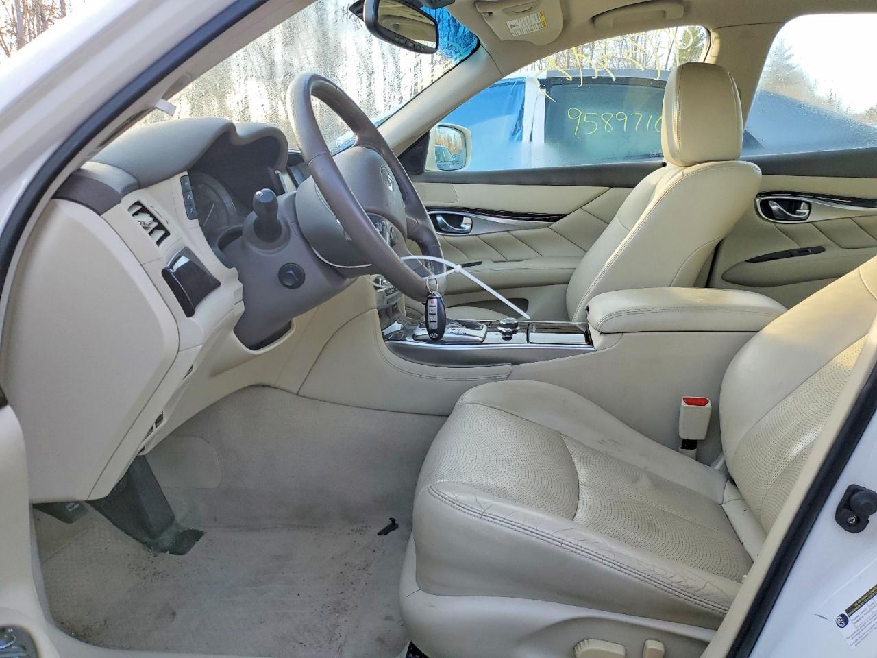 2013 INFINITI M37 photo 7