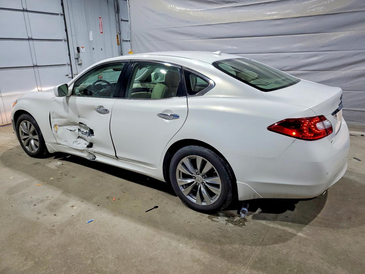 2013 INFINITI M37 photo 2