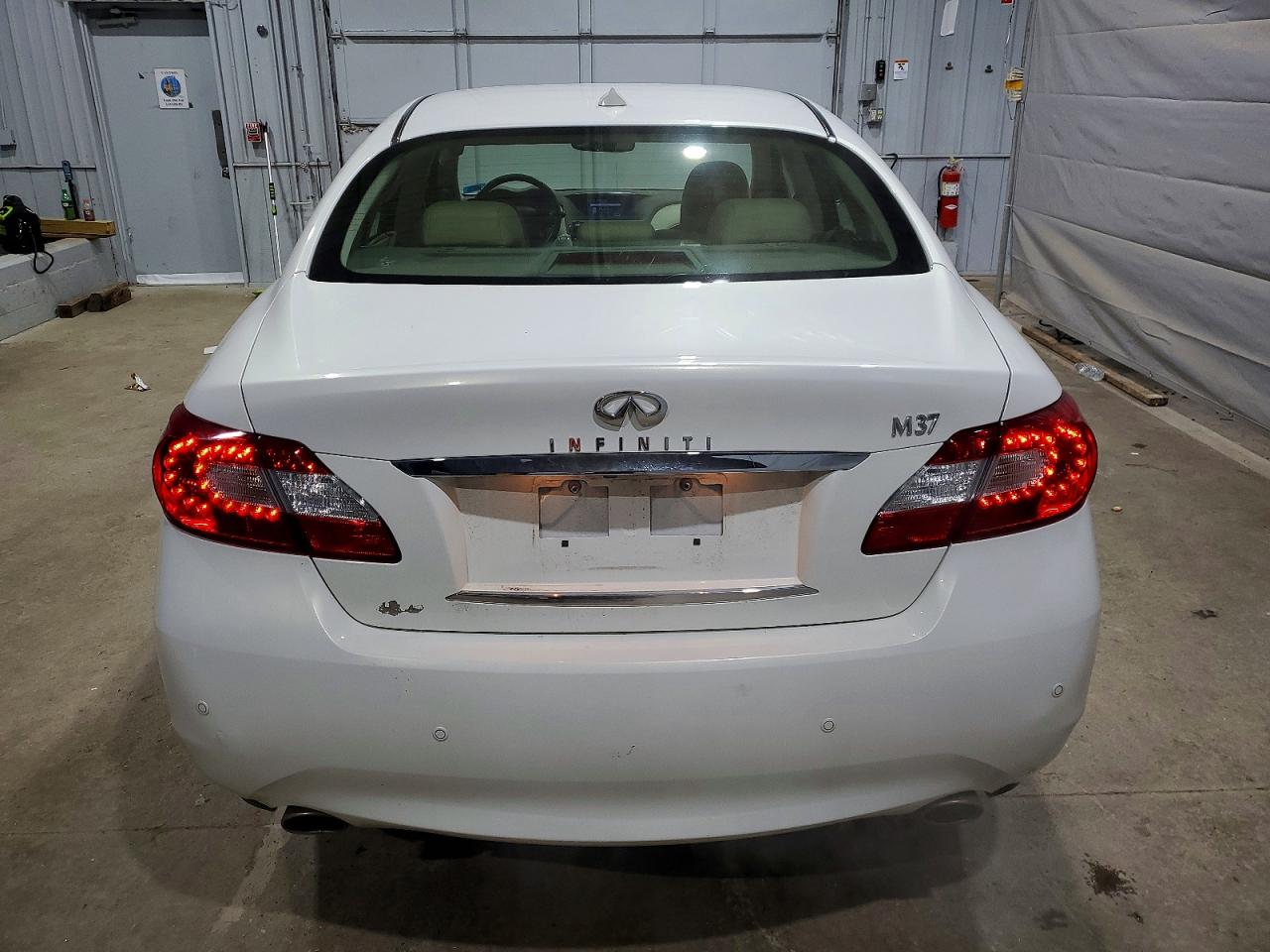 2013 INFINITI M37 photo 6