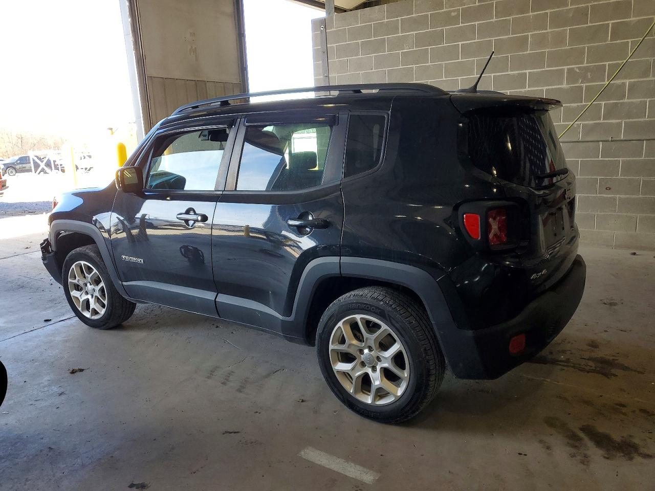 2015 JEEP RENEGADE LATITUDE photo 2