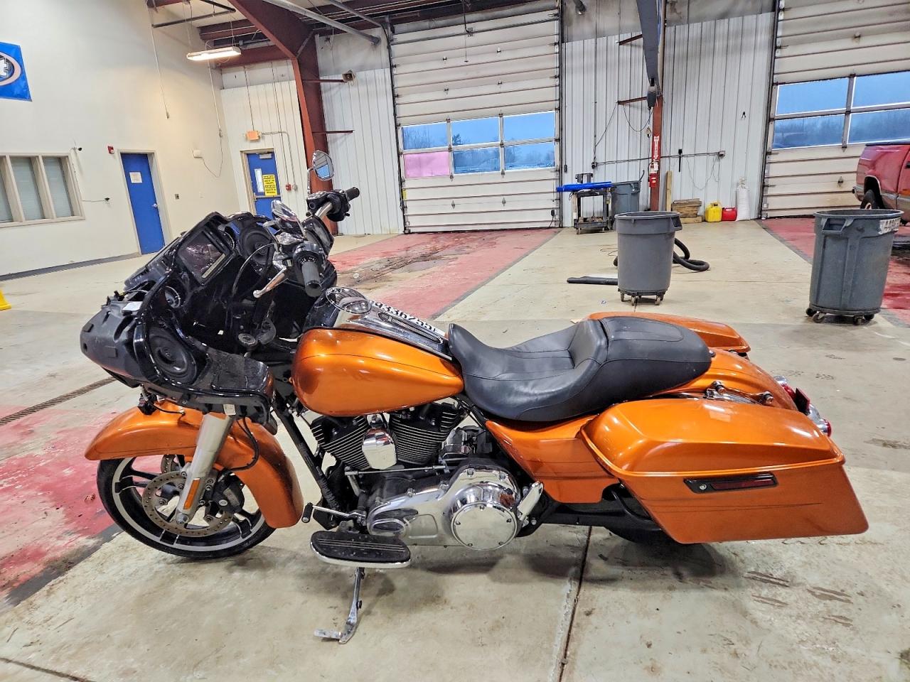 2015 HARLEY-DAVIDSON FLTRXS ROAD GLIDE SPECIAL photo 5