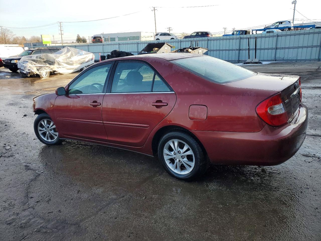2004 TOYOTA CAMRY LE photo 3