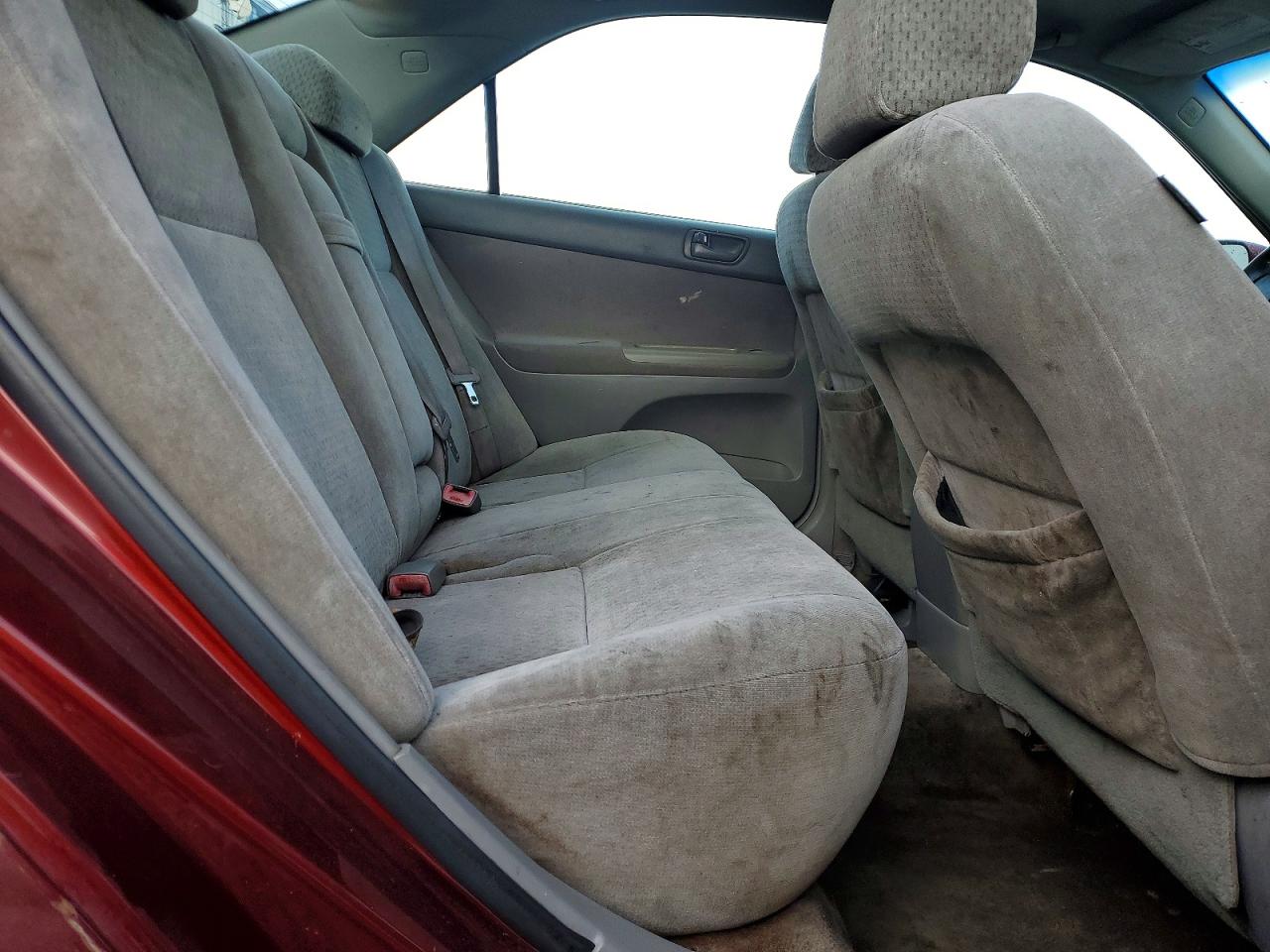 2004 TOYOTA CAMRY LE photo 19