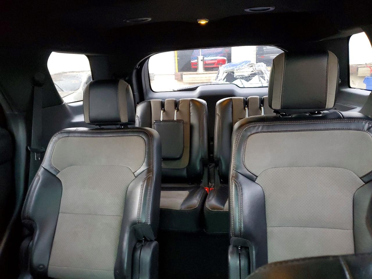 2017 FORD EXPLORER XLT photo 10