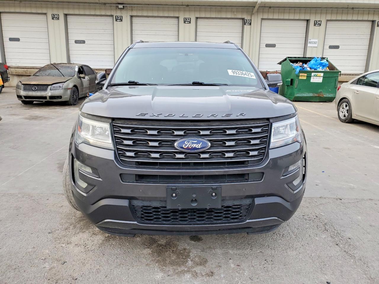 2017 FORD EXPLORER XLT photo 5