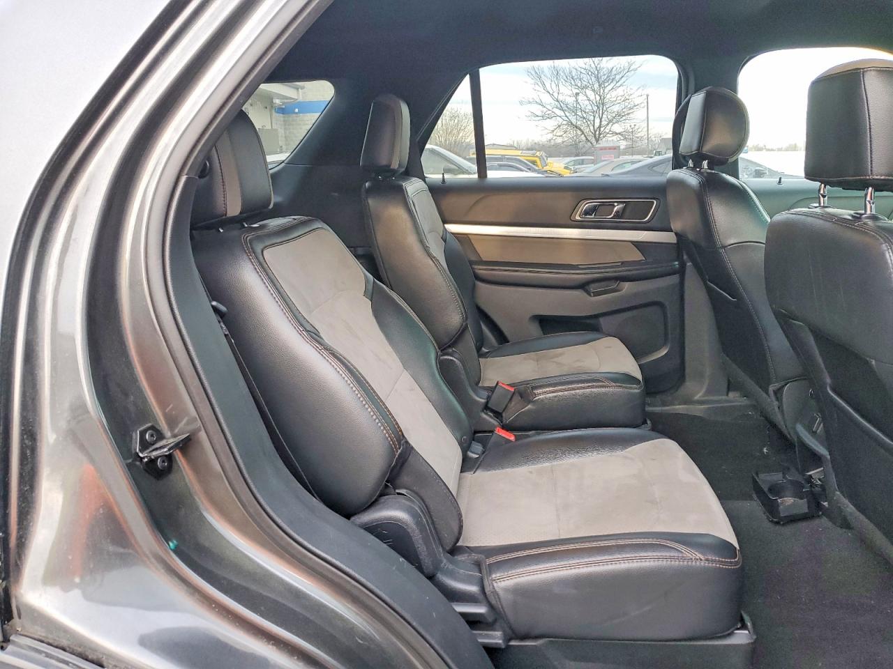 2017 FORD EXPLORER XLT photo 11