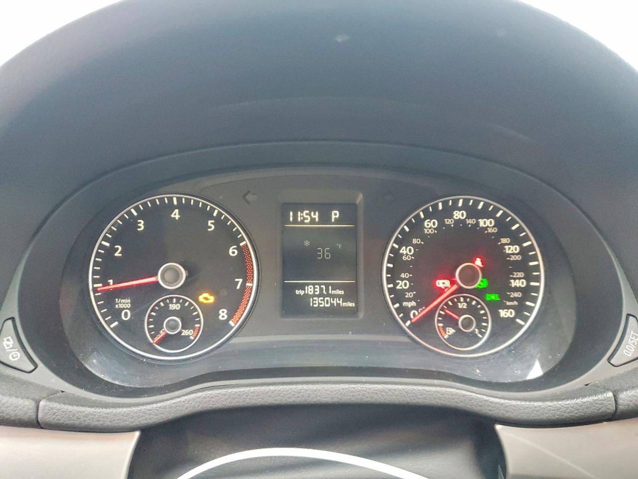 2015 VOLKSWAGEN PASSAT S photo 9