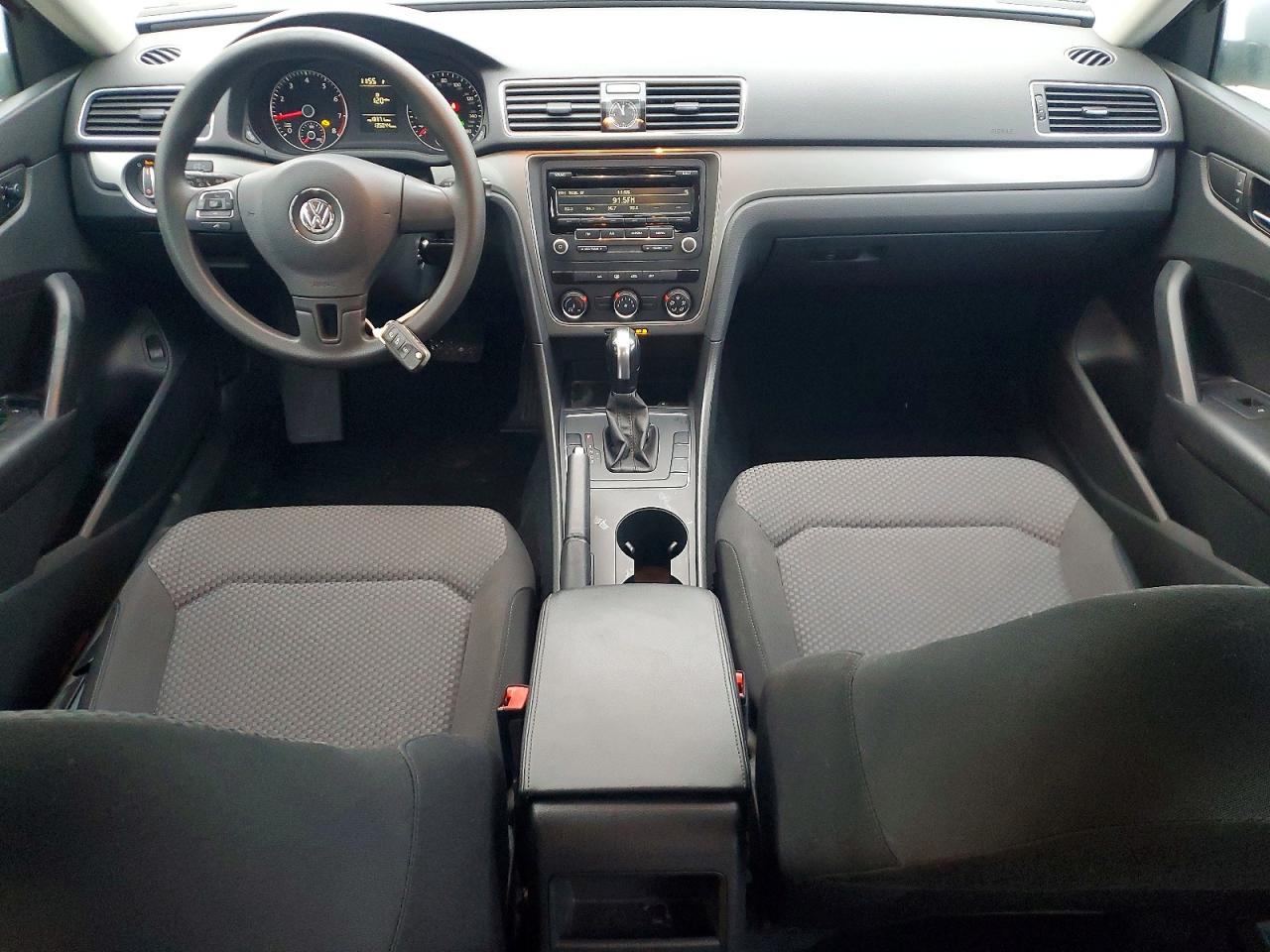 2015 VOLKSWAGEN PASSAT S photo 8