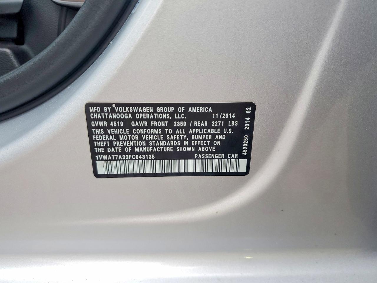 2015 VOLKSWAGEN PASSAT S photo 12
