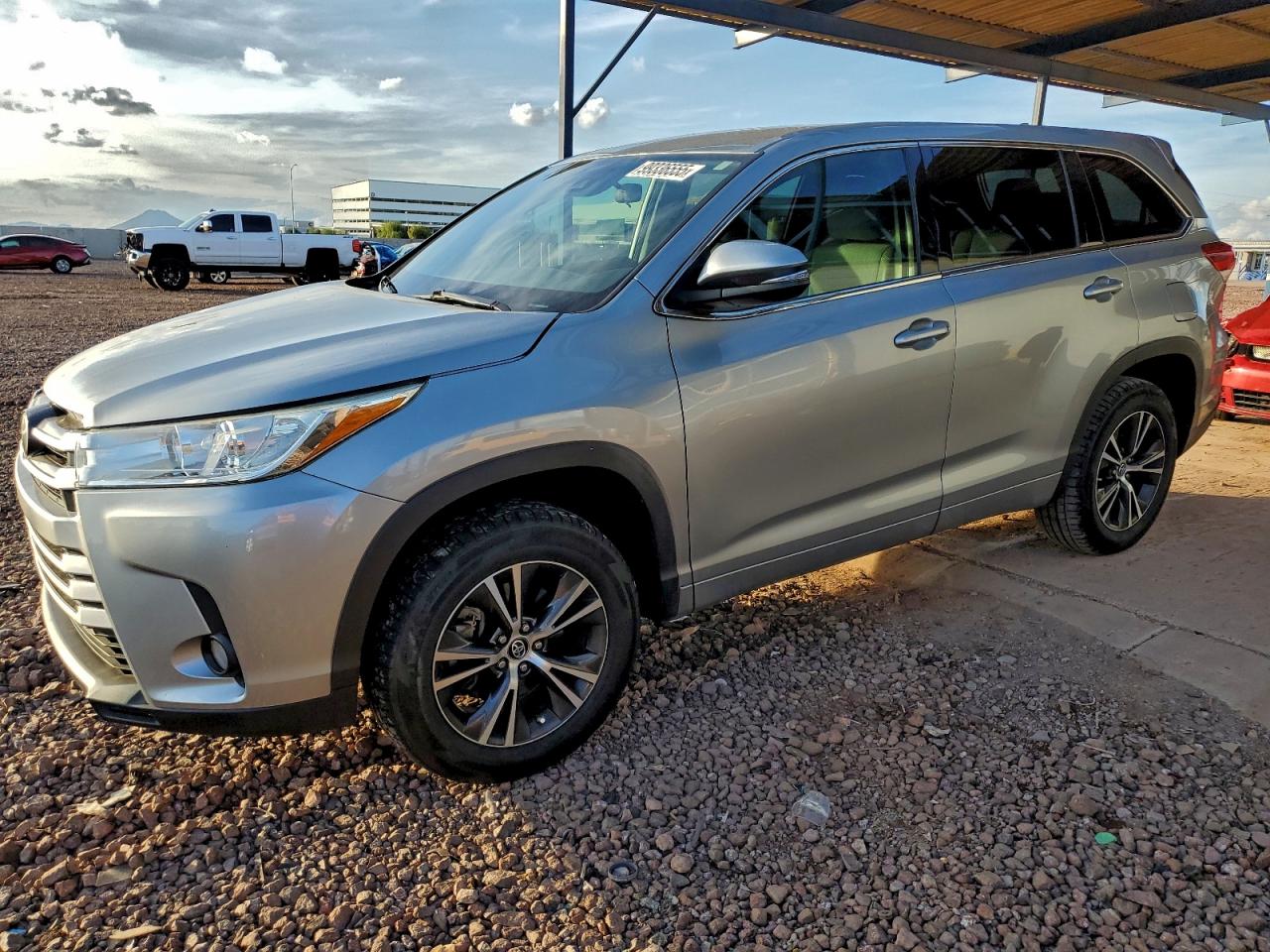 2017 TOYOTA HIGHLANDER