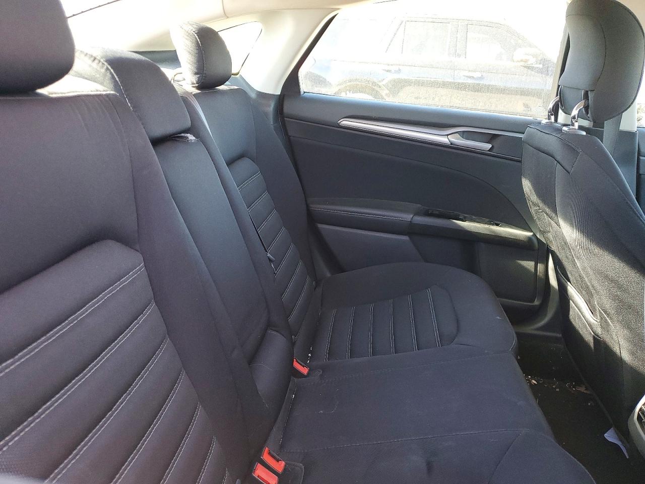2015 FORD FUSION SE photo 10