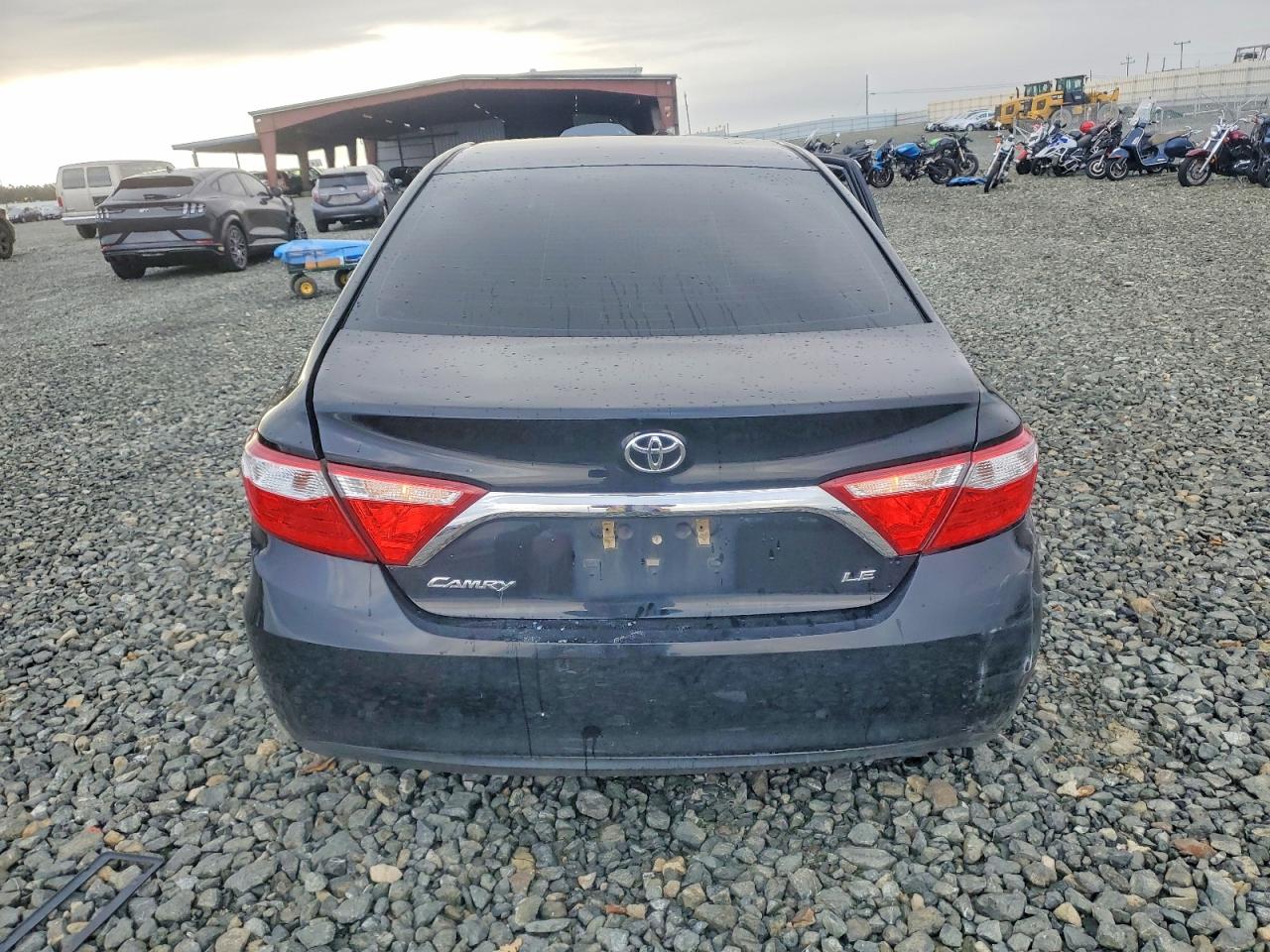 2016 TOYOTA CAMRY LE photo 6
