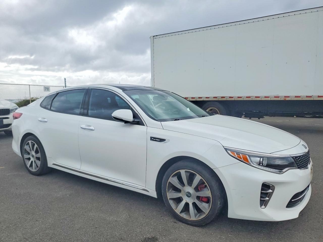 2016 KIA OPTIMA photo 4