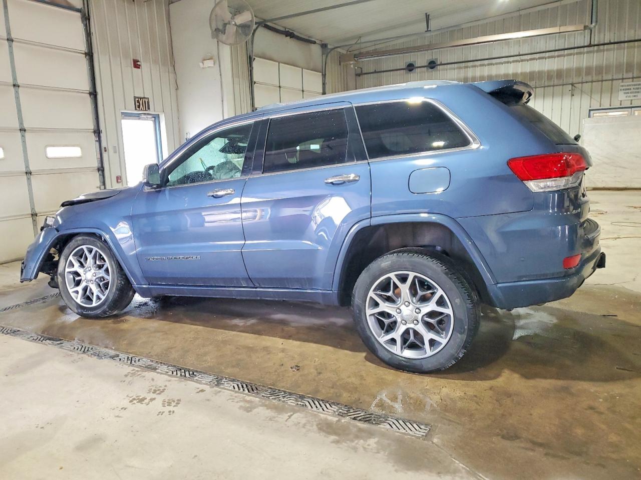 2020 JEEP GRAND CHEROKEE OVERLAND photo 2
