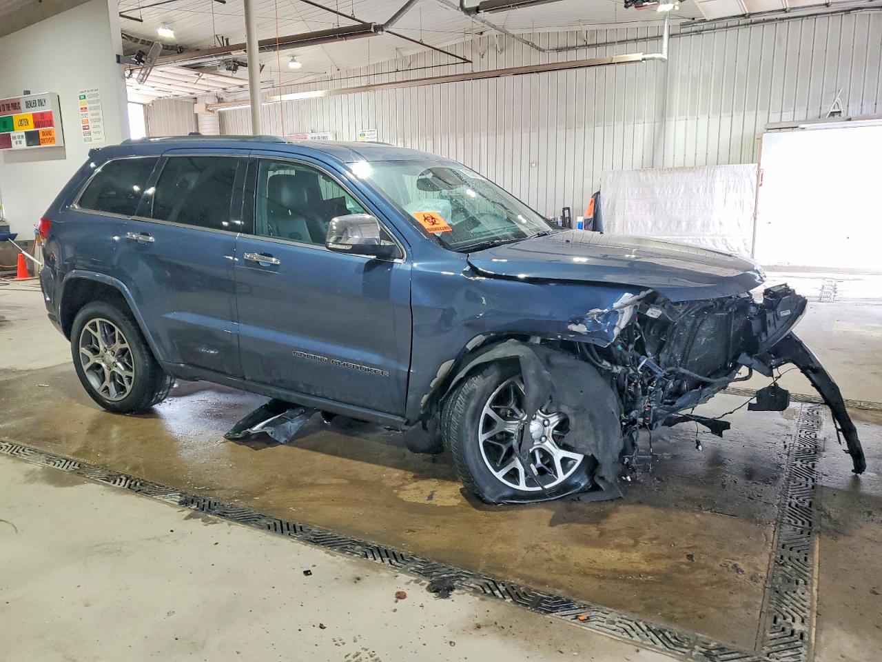 2020 JEEP GRAND CHEROKEE OVERLAND photo 4