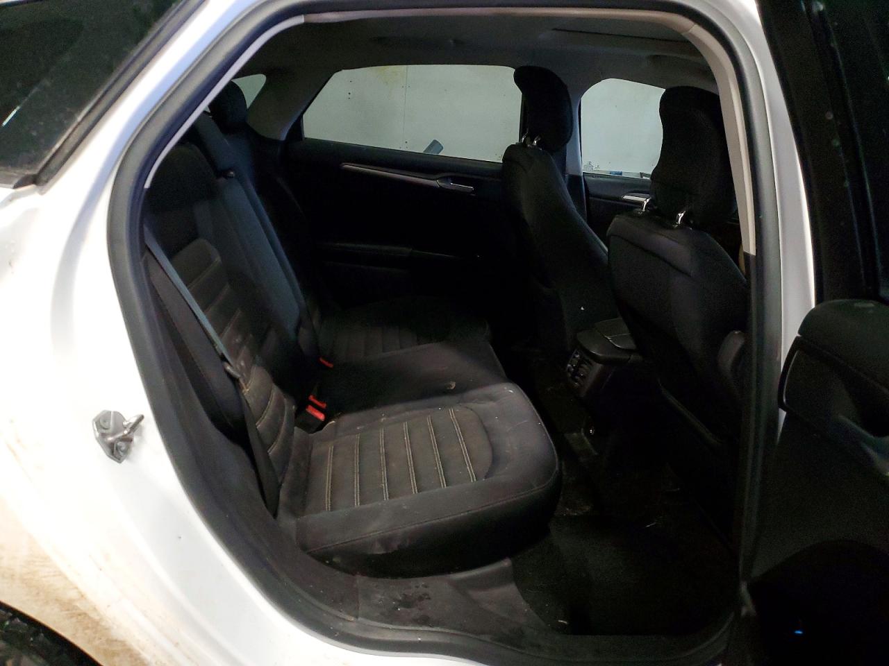 2015 FORD FUSION SE photo 10