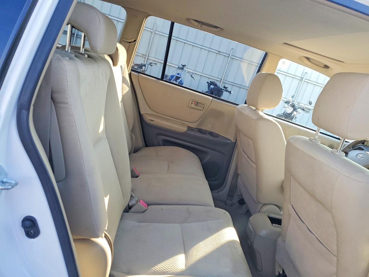 2006 TOYOTA HIGHLANDER BASE photo 11
