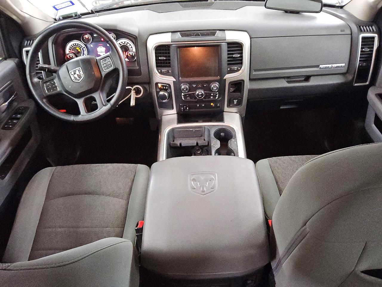 2017 RAM 1500 SLT photo 8
