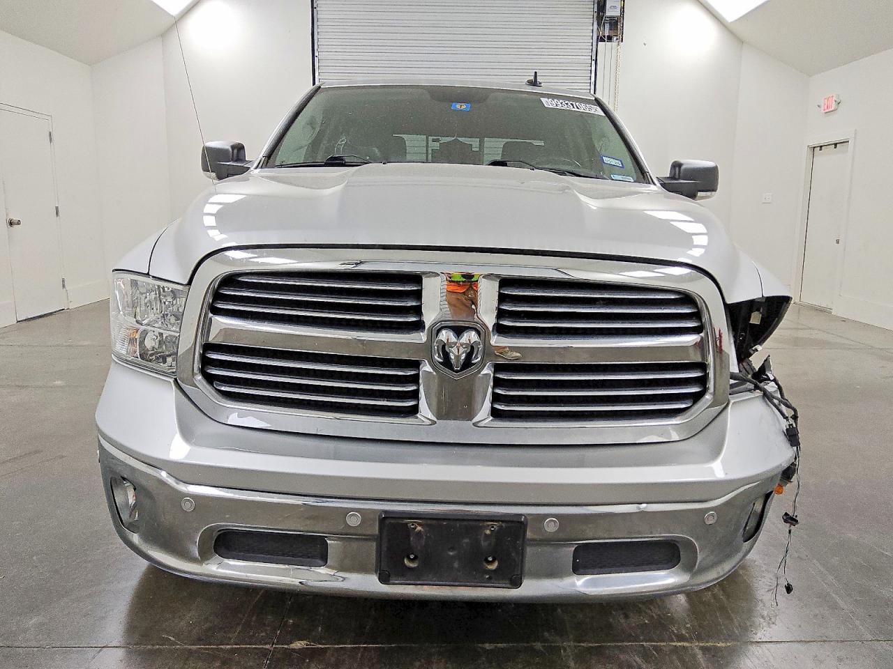 2017 RAM 1500 SLT photo 5