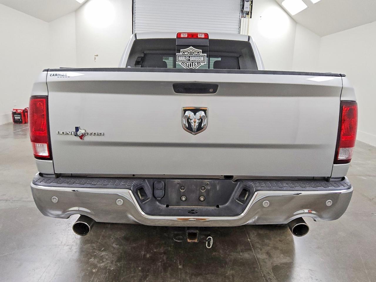 2017 RAM 1500 SLT photo 6