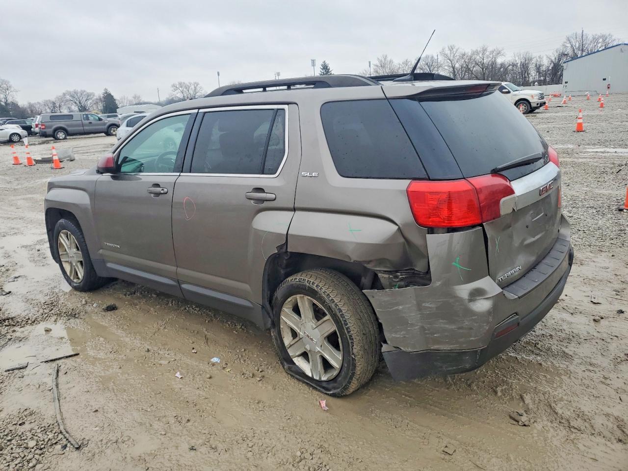 2012 GMC TERRAIN SLE photo 2