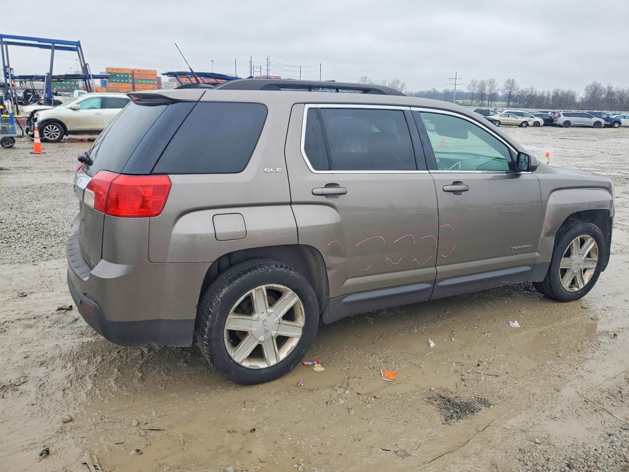 2012 GMC TERRAIN SLE photo 3