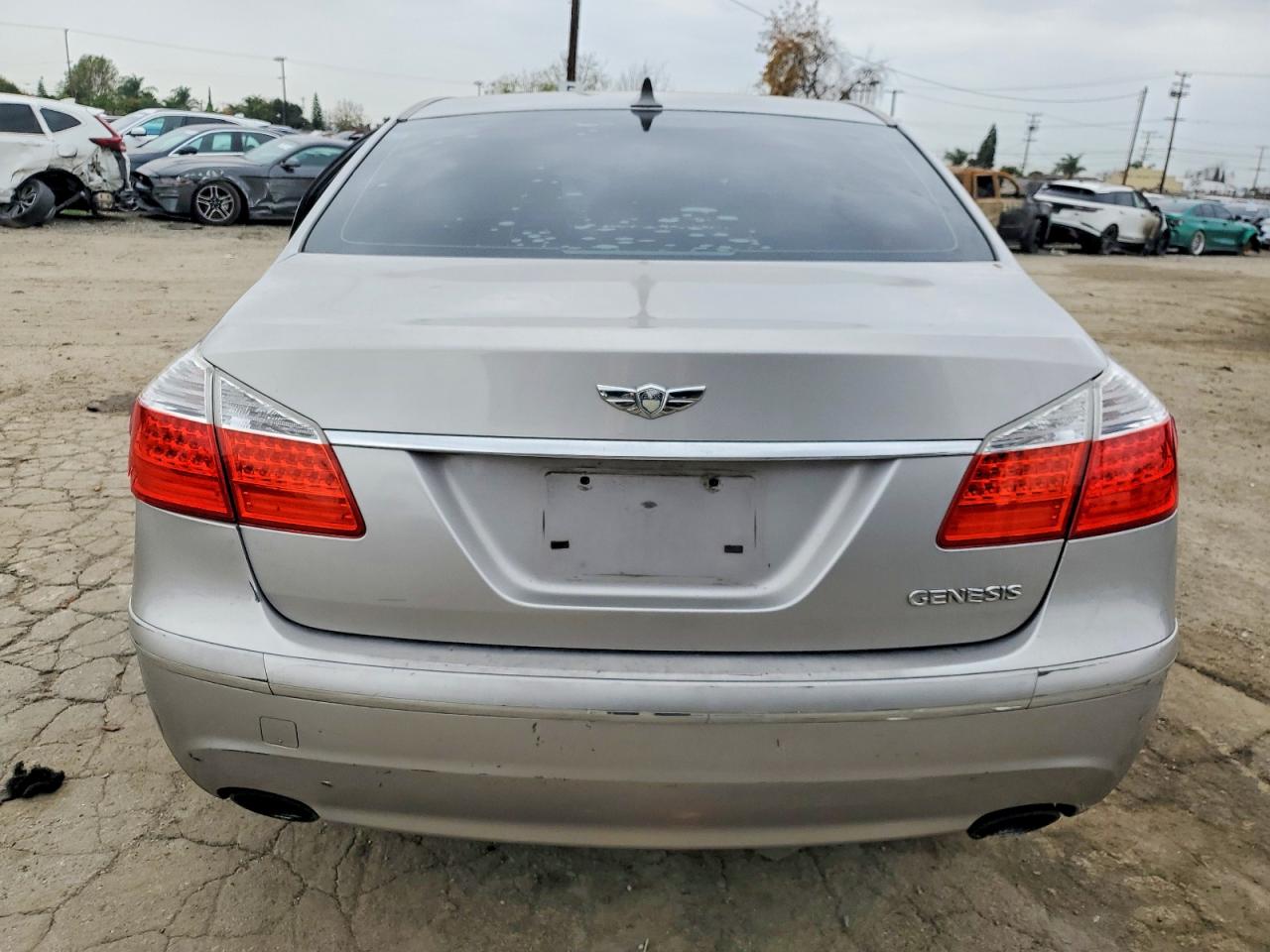 2011 HYUNDAI GENESIS 3.8L photo 6
