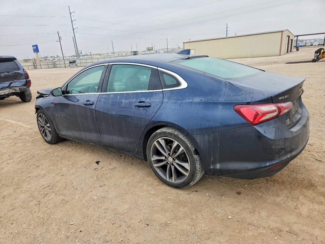 2022 CHEVROLET MALIBU LT photo 2