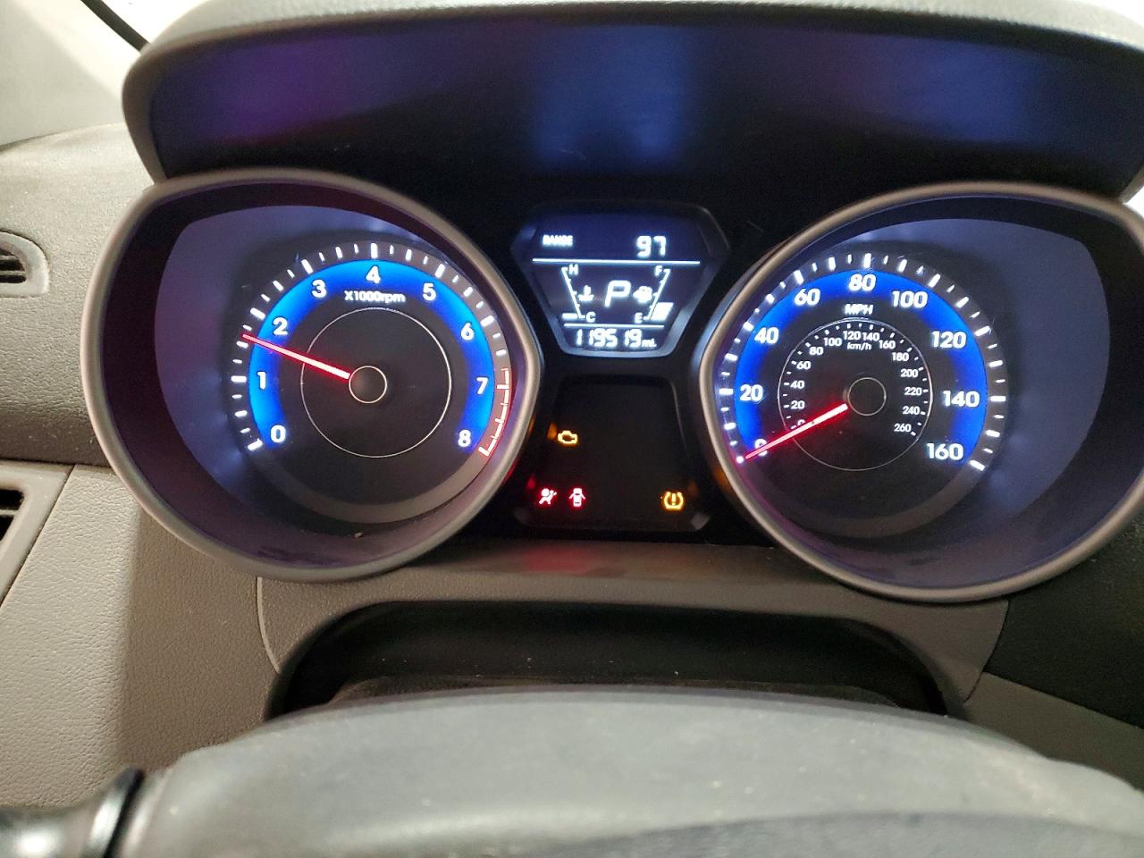 2015 HYUNDAI ELANTRA SE photo 9