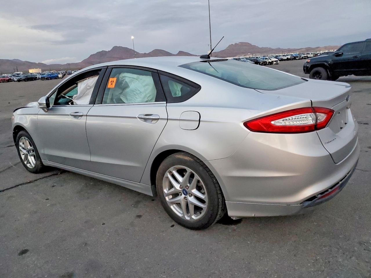 2013 FORD FUSION SE photo 2