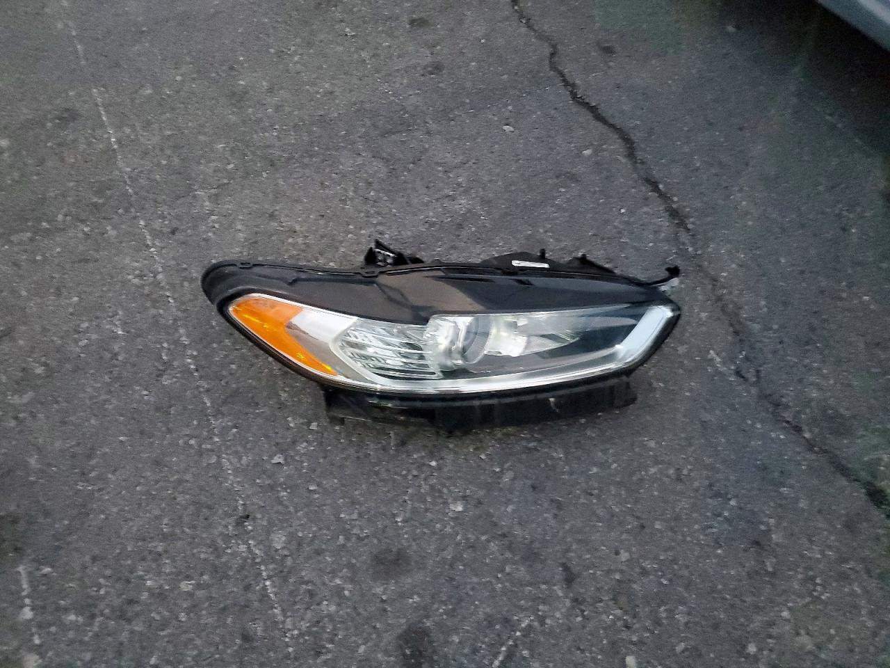 2013 FORD FUSION SE photo 12