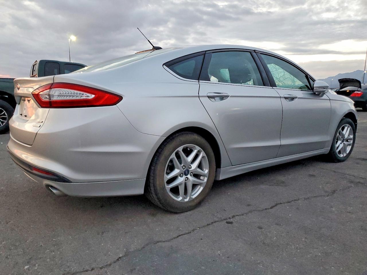 2013 FORD FUSION SE photo 3