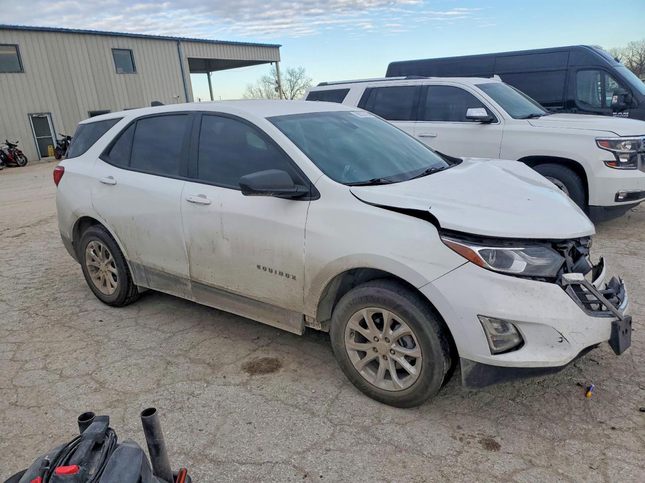 2021 CHEVROLET EQUINOX photo 4