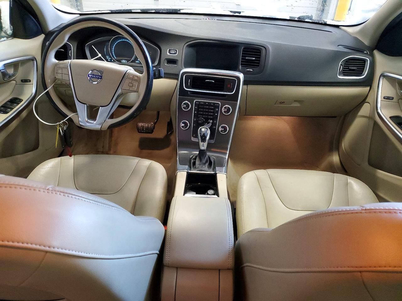 2015 VOLVO S60 PREMIER photo 8