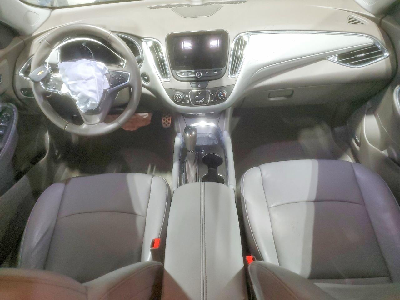 2016 CHEVROLET MALIBU LT photo 8