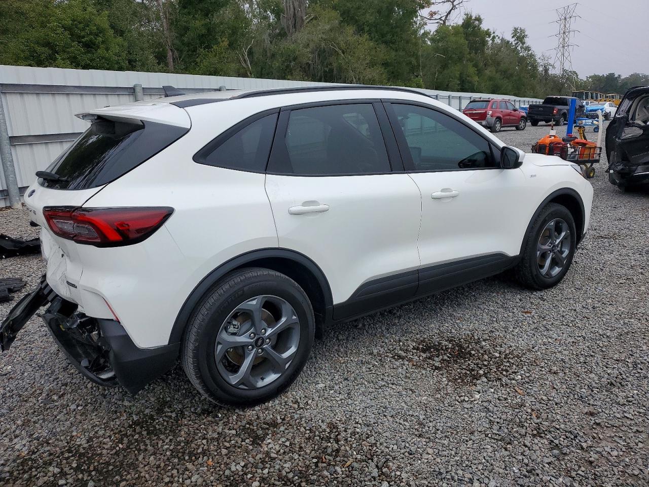 2025 FORD ESCAPE ST LINE SELECT photo 3