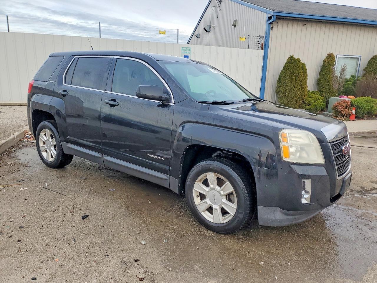 2012 GMC TERRAIN SLE photo 4
