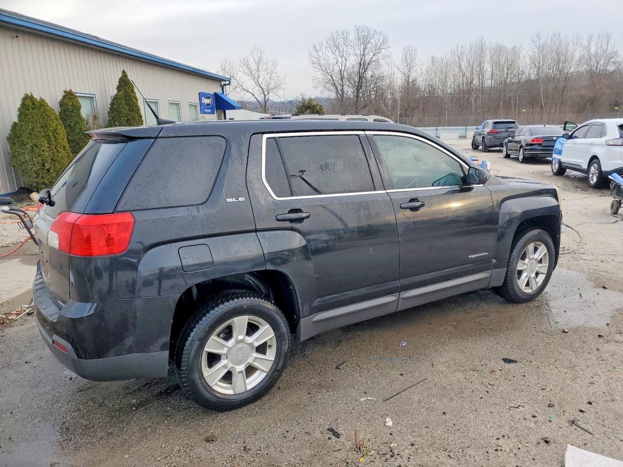 2012 GMC TERRAIN SLE photo 3