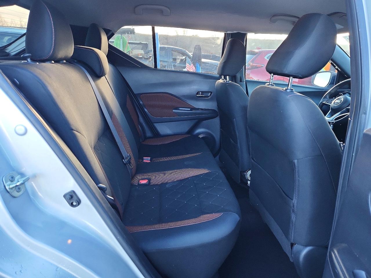2019 NISSAN KICKS SR photo 21